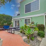 Half Block To Bay Steps To Ocean Ac Large Patio