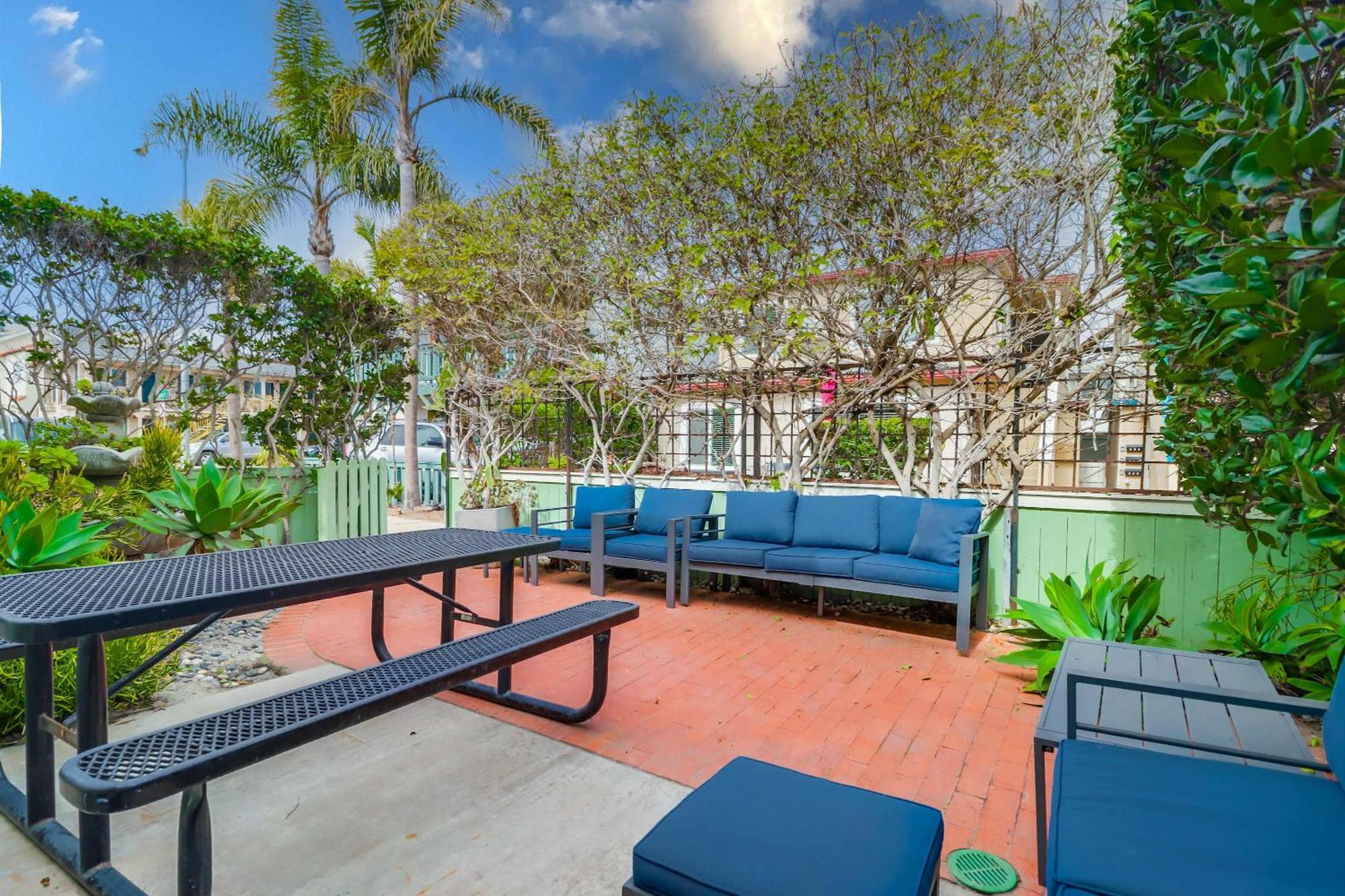Half Block To Bay Steps To Ocean Ac Large Patio Holiday home