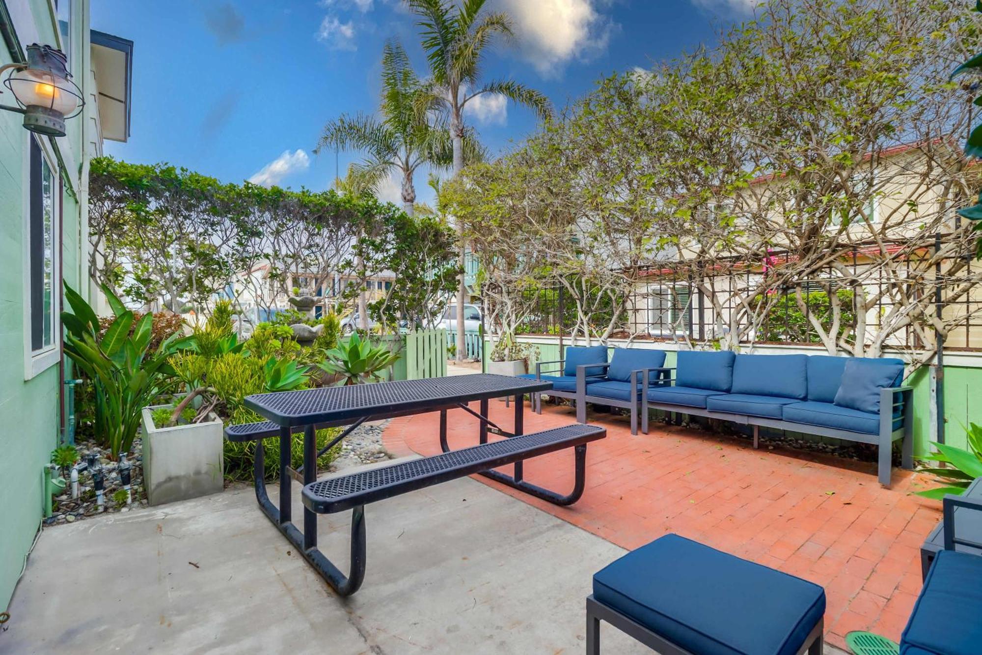 Half Block To Bay Steps To Ocean Ac Large Patio Holiday home