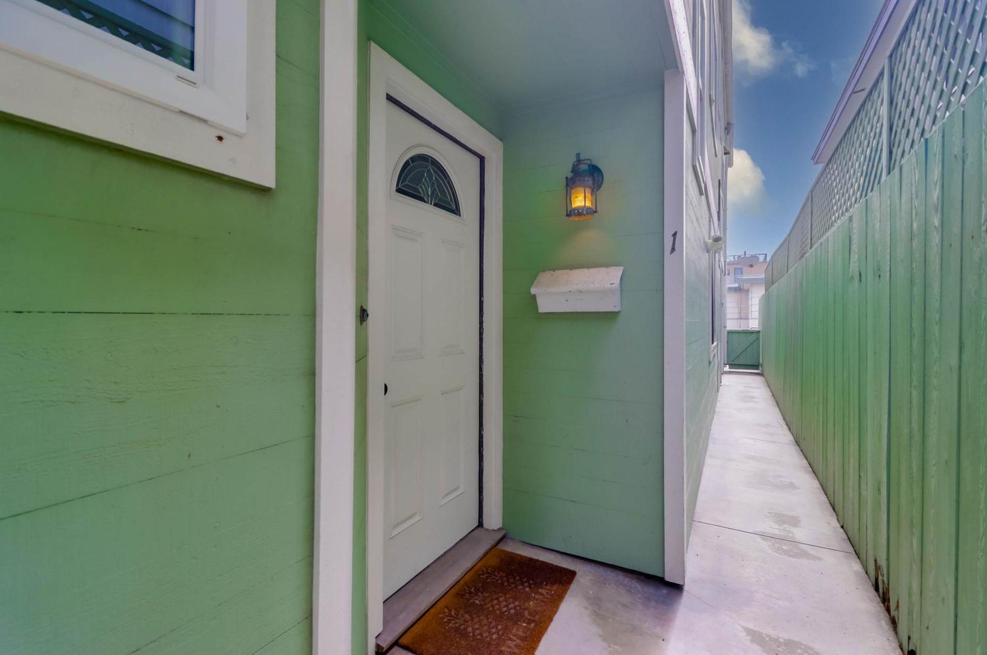 Half Block To Bay Steps To Ocean Ac Large Patio *